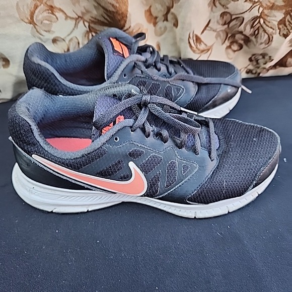 Nike Downshifter Black Orange White Trim Running Shoe Women's Size 8 - Picture 4 of 9